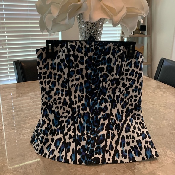 WHBM blue and black print bustier in EXCELLENT condition! Size 6 - Picture 2 of 2
